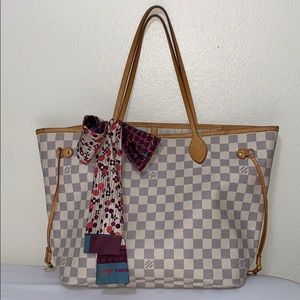 Authentic Louis Vuitton Neverfull MM with scarf